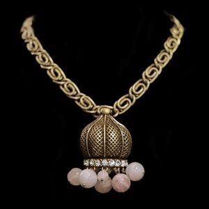 #46 Vintage Necklace & Brooch